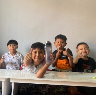 Tentang Bahasa Center ID